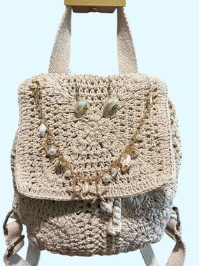 CROCHET BACKPACK PERFECT FOR THE BEACH OR POOL